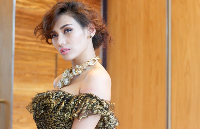 Ưu điểm duy nhất được khán giả thừa nhận chính là hình ảnh đẹp trong MV. Hiện nay Hoàng Yến dường như không còn mặn mà với nghiệp ca hát nữa, cô trung thành với sàn băng catwalk và tập trung phát triển sự nghiệp với thời trang.