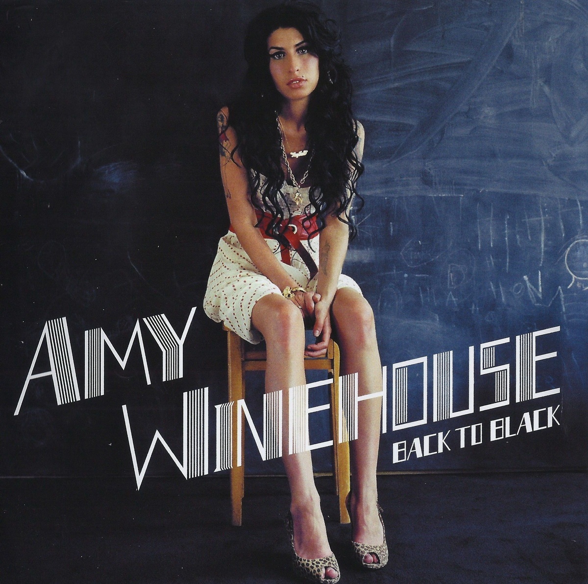 Back to Black của Amy Winehouse: Khi những đau khổ và phiền muộn từ mối quan hệ đầy sóng gió với Blake Fielder-Civil bị phơi bày nhan nhản trên báo chí, Amy Winehouse đã đối mặt với những cảm xúc của cô theo một cách rất riêng: sáng tác nên những ca khúc đầy chân thực và mạnh mẽ. Thành quả mà cô đạt được chính là Back to Black, album giúp cô khẳng định tài năng và tên tuổi, cũng như đem về cho cô một giải thưởng Grammy. Đây cũng là album cuối cùng của Amy Winehouse, trước khi cô qua đời vì bị ngộ độc rượu vào năm 2011.