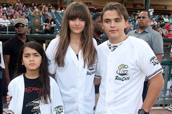 Cac con Michael Jackson duoc tieu 168 ty moi nam hinh anh