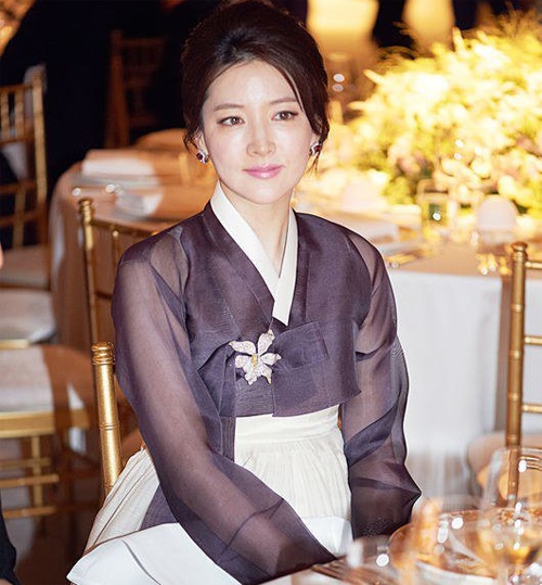Lee Young Ae trong sự kiện ở Hong Kong cuối tháng 4 vừa qua.