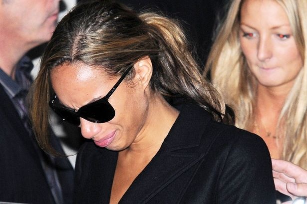 Ngay sau đó người đàn ông bị bắt giữ và đưa tới đồn cảnh sát, Leona rời khỏi buổi ký tặng trong nước mắt. Sự cố xảy ra trong thời điểm mới nổi  đã ảnh hưởng lâu dài tới tâm lý của nữ ca sĩ I See You. Kể từ đó cô cảnh giác hơn với fan nam. 