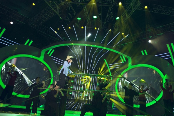 Mi-A hoa than thanh Phi Nhung hinh anh