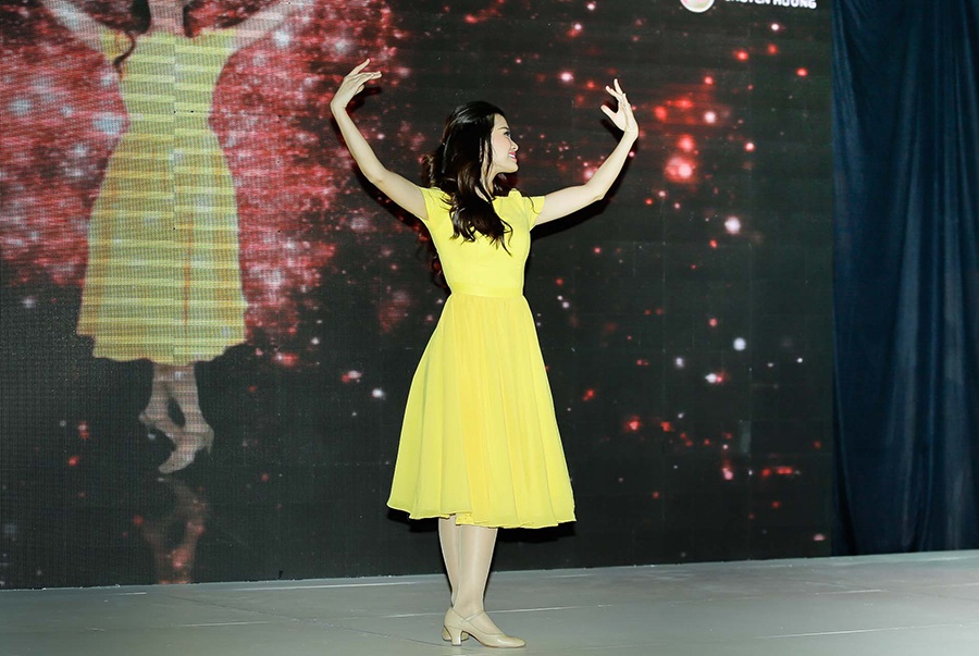 Hoạt cảnh kể về cuộc sống thường ngày của cặp đôi, khi tình yêu đã trải qua quãng thời gian dài và mọi thứ thuộc về nhau đã trở nên quá quen thuộc.