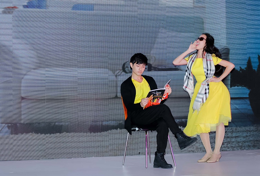 Dong Nhi tim cach quyen ru Ong Cao Thang tren san khau hinh anh