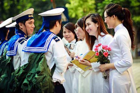 MV Bay qua Bien Dong hinh anh