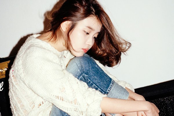 Giai ma suc hut rieng cua IU trong con bao Kpop hinh anh