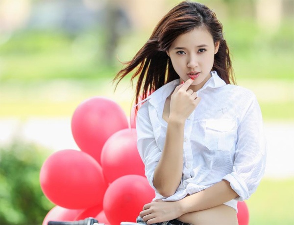 Tương tự như Khả Ngân, nữ diễn viên trẻ Midu cũng từng bị giật dây chuyền khi trên đường về nhà sau show diễn Big Bang vào ban đêm.