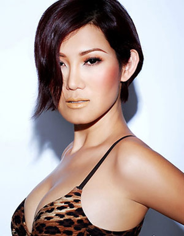 Trong thời gian điều trị, Kim Phượng từng rơi vào tuyệt vọng nhưng niềm đam mê diễn xuất giúp cô vượt qua khoảng thời gian khó khăn. Sau phẫu thuật xạ trị, khối u không còn nhưng Kim Phượng vẫn đều đặn tái khám 6 tháng một lần.