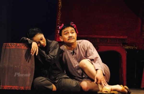 Nhờ có sự giúp đỡ của người thân và đồng nghiệp, đặc biệt là nữ diễn viên Hồng Vân, Anh Vũ vừa song song điều trị, vừa đi diễn sân khấu. Kể từ đó tới nay đã hơn 10 năm, danh hài vẫn kiên cường chống trọi với căn bệnh, sức khỏe của anh đã cải thiện ổn định. Hiện Anh Vũ vẫn đi diễn, đóng phim đều đặn, mang lại tiếng cười cho khán giả.