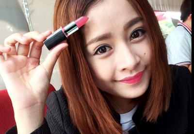 Hot girl Viet lam gi cuoi tuan qua? hinh anh