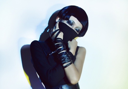 Mau Thanh Thuy bit mat bi an hinh anh