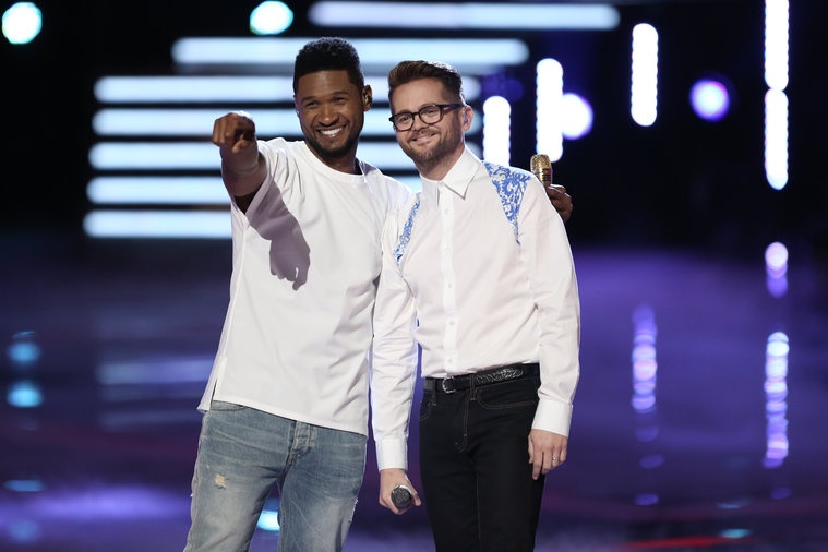 Usher song ca cung Josh trong Every Breath You Take. hinh anh