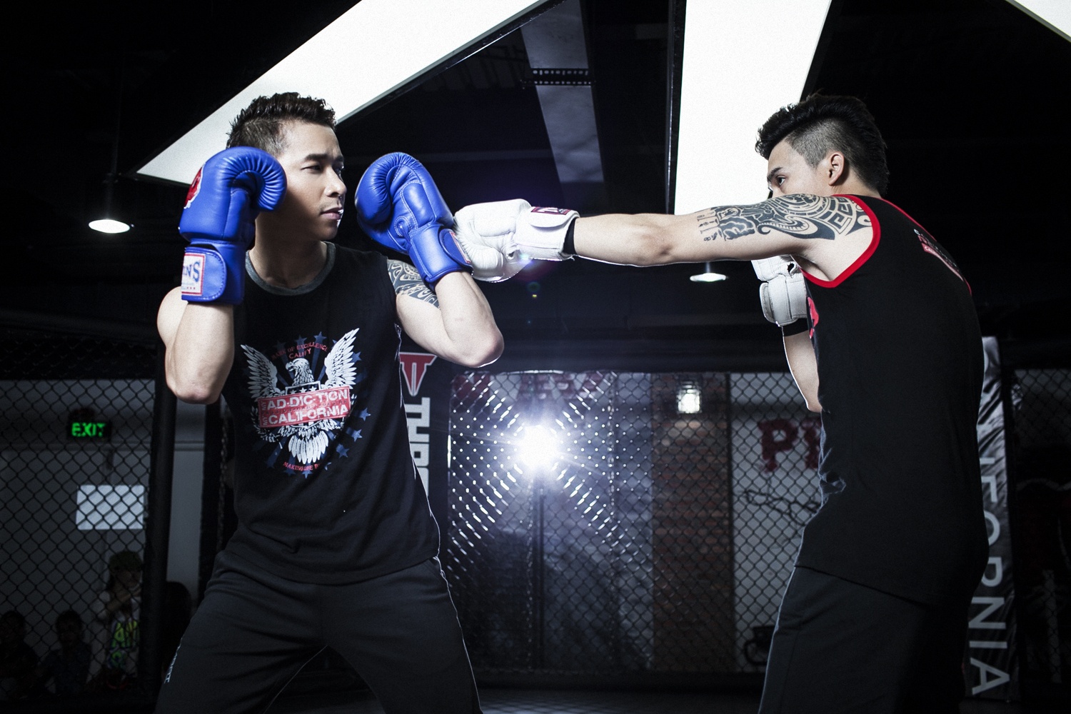 Để thể hiện đúng tinh thần cũng như biểu diễn đúng các thế đấu, nhóm The Men phải bỏ 1 tuần để tìm hiểu cũng như tập luyện cùng với Huấn luyện viên chuyên nghiệp.