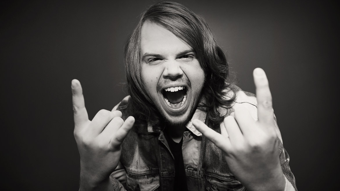 Rocker 23 tuoi tro thanh quan quan American Idol mua thu 13 hinh anh