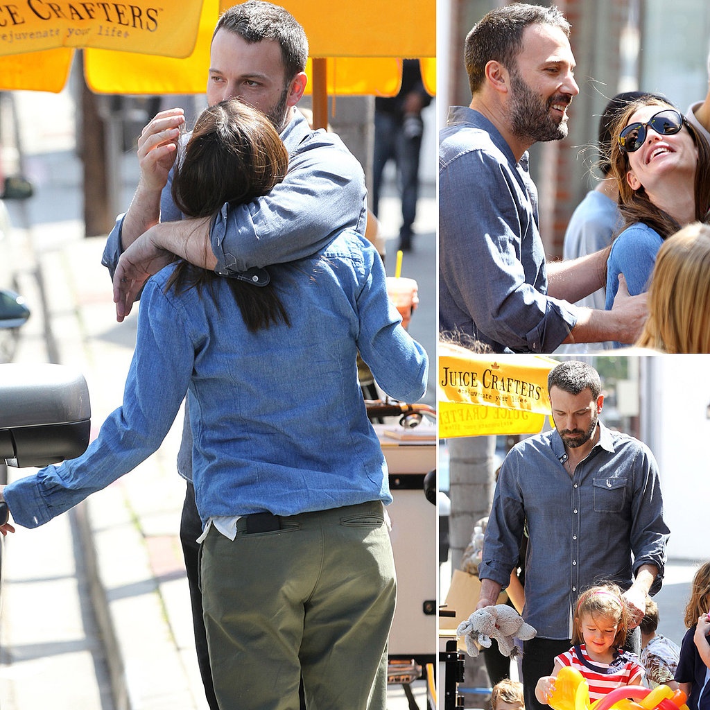 Tài tử Ben Affleck ôm chặt lấy cô vợ Jennifer Garner và hôn khi đang dẫn 2 cô con gái Seraphina và Violet đi chơi cuối tuần hồi tháng 3. 