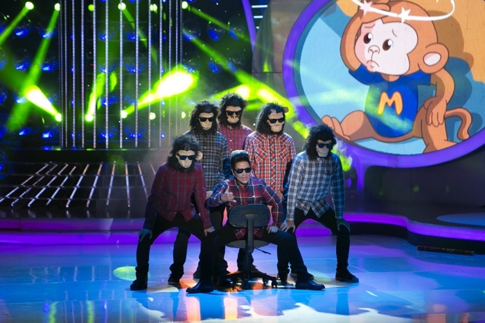 Ngân Quỳnh hoá than thành Bruno Mars thể hiện ca khúc The Lazy Song. Cô khi chia sẻ “Ngân Quỳnh nửa buồn nửa vui với nhân vật này. Buồn là vì phải tiếp tục hóa trang cho giống với phong cách một ca sĩ nước ngoài, về màu tóc, màu mắt, phong thái. Nhưng Quỳnh cũng vui vì mình có dịp thay đổi được phong cách của mình thành một nam ca sĩ trẻ rất cá tính”