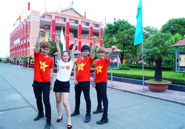 Hao khi Bien Dong - Luong Bich Huu hinh anh