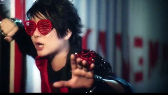 Vu Ha - Dung cham vao toi hinh anh