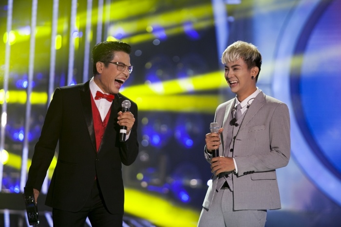 Hoài Lâm giả Sơn Tùng M-TP trong chương trình Gương mặt thân quen.