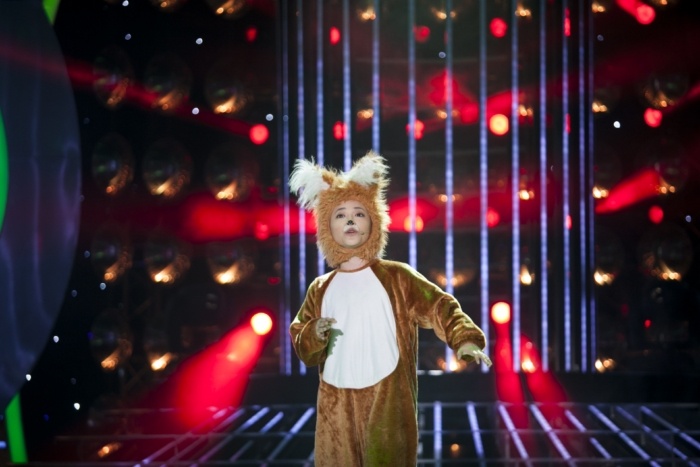 Mi-A hoá thân thành Yvis trình diễn ca khúc What does the fox say. Mi-A cho biết “Bài hát này không cần nhiều vũ đạo. Bài hát thể hiện những tiếng gọi của các loài vật để kêu gọi mọi người hãy cùng yêu thương các loài vật, bảo vệ chăm sóc cho chúng”.