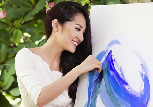 Bao Anh dung toc lam co ve tranh hinh anh