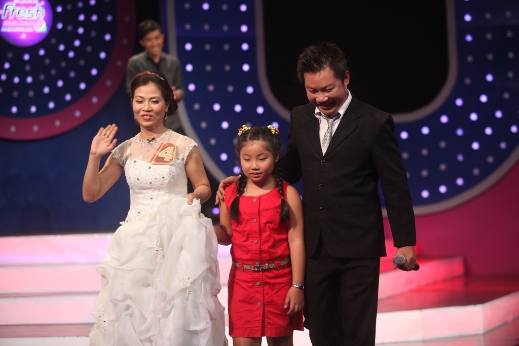 Nguoi bi an voi chu de: 'Ai la vo cua nguoi dan ong?' hinh anh