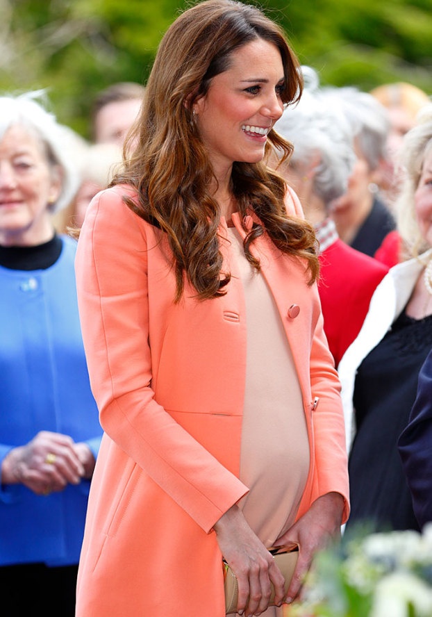 Nữ công tước Kate Middleton nằm trong số rất ít những người bị chứng nôn nghén, một hình thức cấp tính của ốm nghén khiến cô phải nhập viện trong 3 ngày. Kate sau đó còn phải điều trị tình trạng mất nước. Điều tích cực duy nhất là sau đó Kate giảm cân khá dễ dàng. 