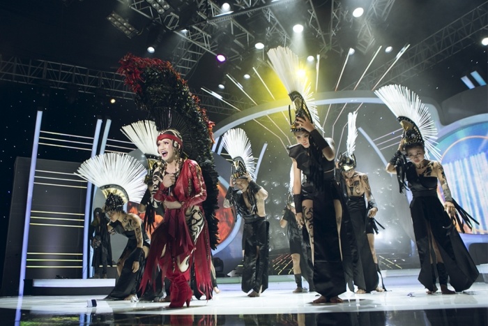 Minh Thuan hoa than thanh Cher hinh anh