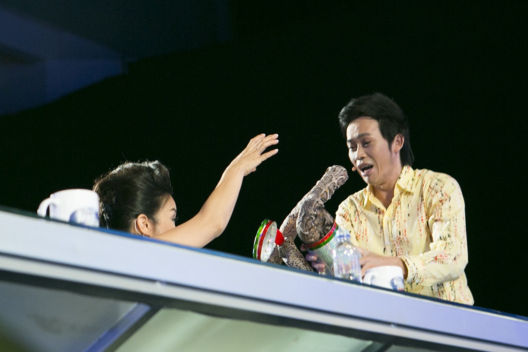 Hoai Linh dien ao thuat tren san khau Guong mat than quen hinh anh