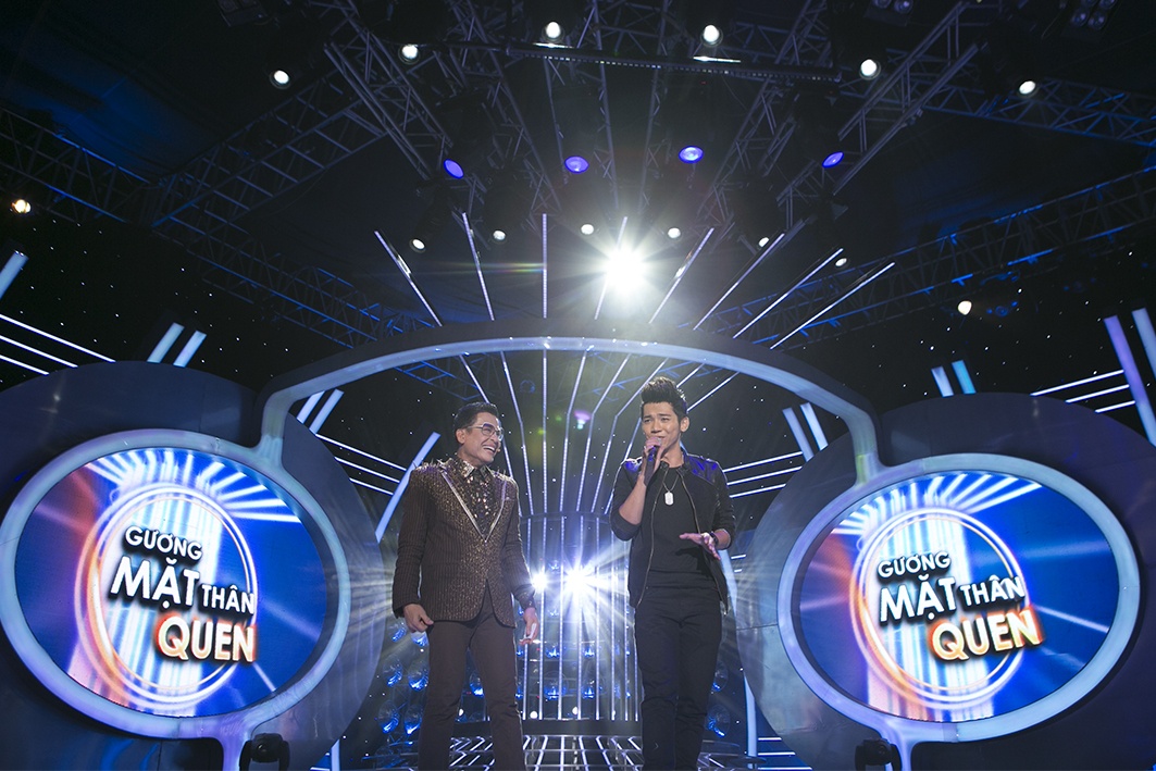 Mai Quoc Viet gia giong 9 ca si hinh anh