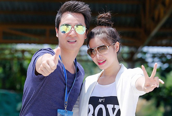 Vo hot girl ung ho Dang Khoi tren duong dua hinh anh