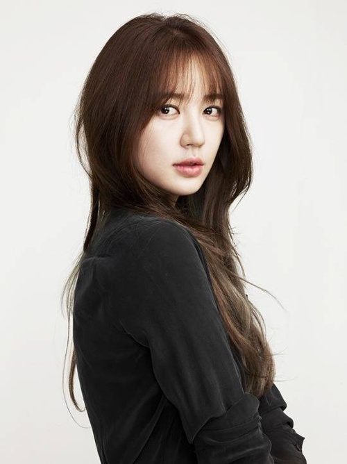Yoon Eun Hye chưa vội trở lại sau 1 năm vắng bóng.