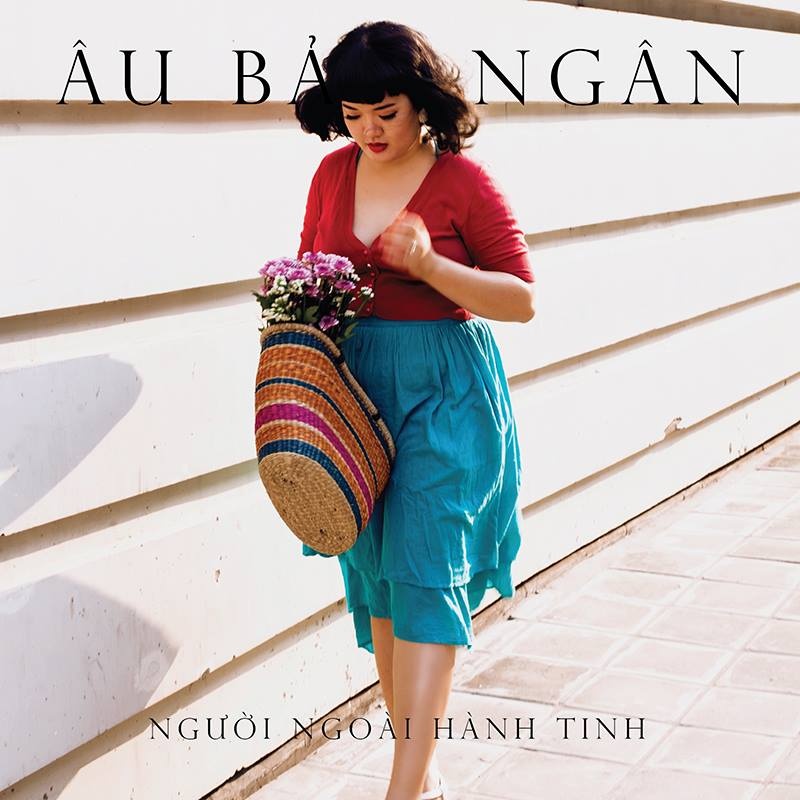 Nguoi ngoai hanh tinh - Au Bao Ngan hinh anh