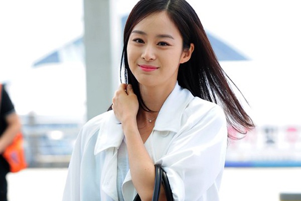 Kim Tae Hee moc mac di dong phim o Trung Quoc hinh anh