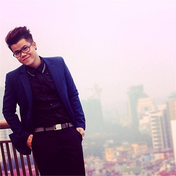 Đinh Mạnh Ninh cho thấy sự trưởng thành, chín chắn hơn trong đĩa nhạc thứ 2 của mình.