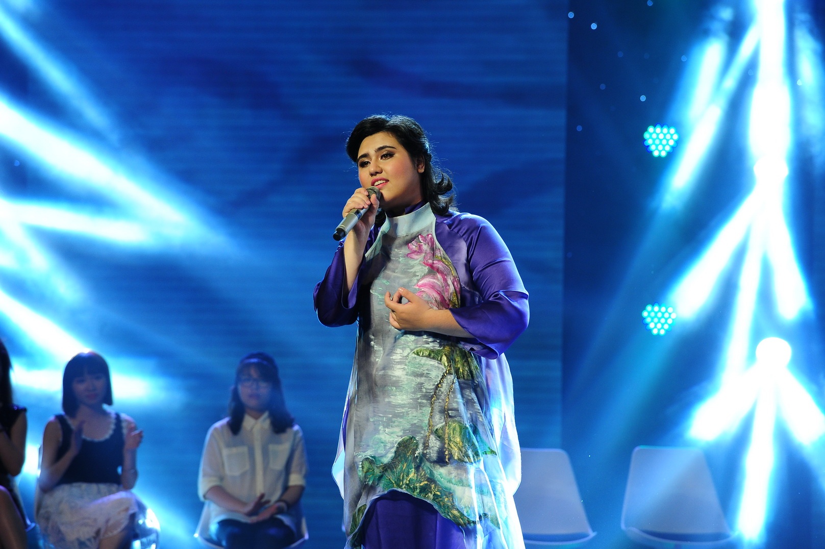 Sevinch hat dan ca Bac Bo hinh anh