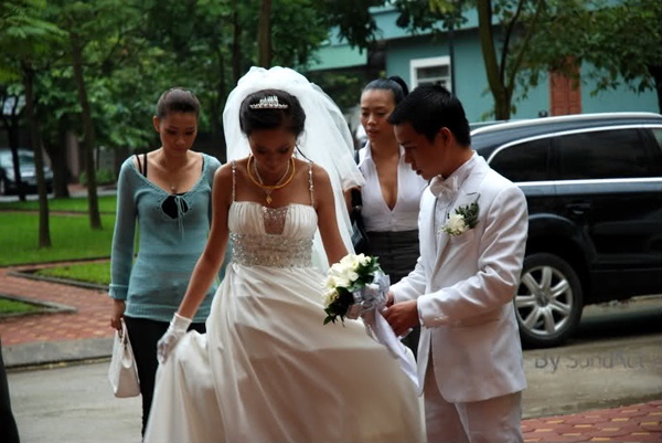 Cường Luxury   cũng có sở thích sưu tập xe và cùng hoạt động trong câu lạc bộ siêu xe với Cường Đô La. Sau đám cưới, Ngọc Diệp tạm rút lui vào hậu trường để chăm sóc gia đình mới.