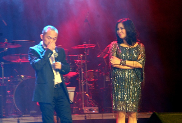 Vẻ ngoài có phần hạn chế bị lấn át bởi kiến thức chuyên môn trong âm nhạc của anh, Quốc Trung là một nhà sản xuất âm nhạc có tiếng của Vpop. 2 đứa con chung của cặp đôi là Thiện Thanh và Đăng Quang cũng được thừa hưởng cá tính và tài năng âm nhạc từ bố mẹ.  