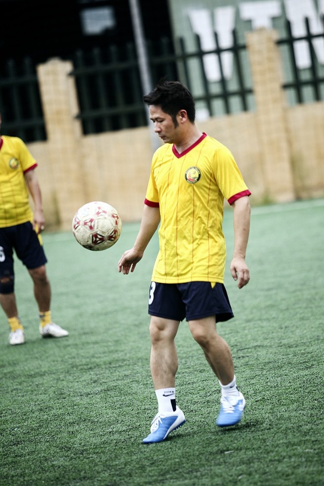 Bằng Kiều từng được nhiều người khen là khá khéo léo trên sân cỏ.