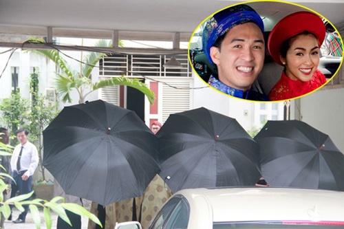 Đám cưới của Tăng Thanh Hà là đám cưới được giới truyền thông săn đón nhất năm 2012. Chính vì thể để đảm bảo cho những hình ảnh của đám cưới không bị tiếc lộ ra trước công chúng, gia đình chồng Tăng Thanh Hà không ngại thuê đội ngủ bảo vệ riêng để cản trở việc phóng viên ghi hình.