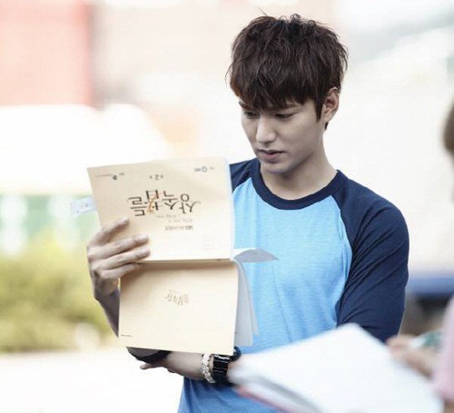 Lee Min Ho trên trường quay The Heirs.