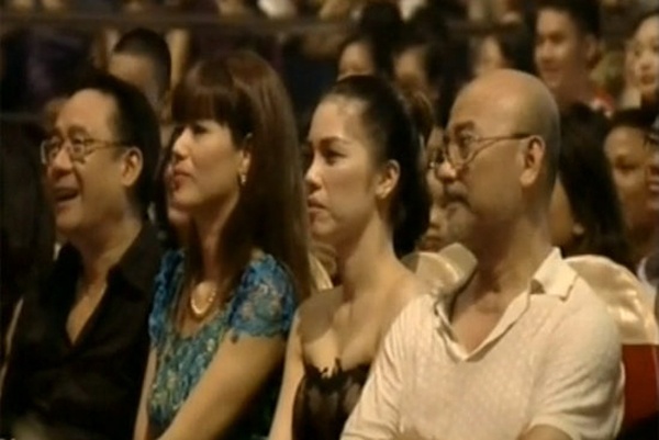 Quách An An: Giai nhân không được trợ giúp tài chính Trong số các giai nhân của Hà Dũng, chân dài Quách An An là người không ngại công khai mối tình với vị đại gia nhiều tuổi. Cô chia sẻ cảm nhận về Hà Dũng: “Tôi thấy anh ấy rất hào hoa, lãng mạn, thỉnh thoảng trẻ con và đáng yêu”. 