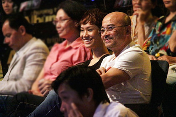 Trà My Idol: Giai nhân “gái hư” Top 5 Vietnam Idol 2007 Trà My là giai nhân được Hà Dũng đầu tư về tiền bạc khá nhiều. Từ một giọng ca trẻ mới được biết đến, Trà My nhanh chóng sở hữu 3 liveshow lớn do Hà Dũng vung tay trợ giúp cùng với đó là kế hoạch đi tour ở Mỹ. 