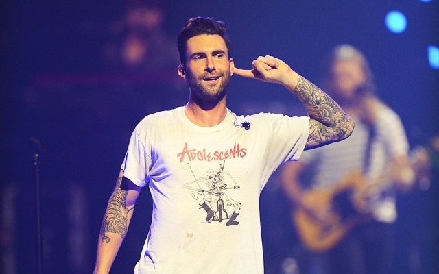 Adam Levine khong len giuong voi Lindsay Lohan hinh anh