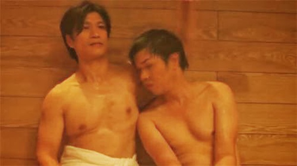 Bộ phim Để mai tính gây cười cho khán giả qua câu chuyện tình đơn phương giữa đại gia đồng tính Hội (Thái Hòa) với anh chàng lái xe Dũng (Dustin Nguyễn). 