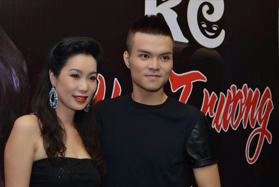 Diễn viên, người mẫu Trịnh Duy Anh là cháu ruột của Trịnh Kim Chi. Anh cũng là người luôn ủng hộ và hỗ trợ cô mình trong việc chuẩn bị mở hai sân khấu kịch này.