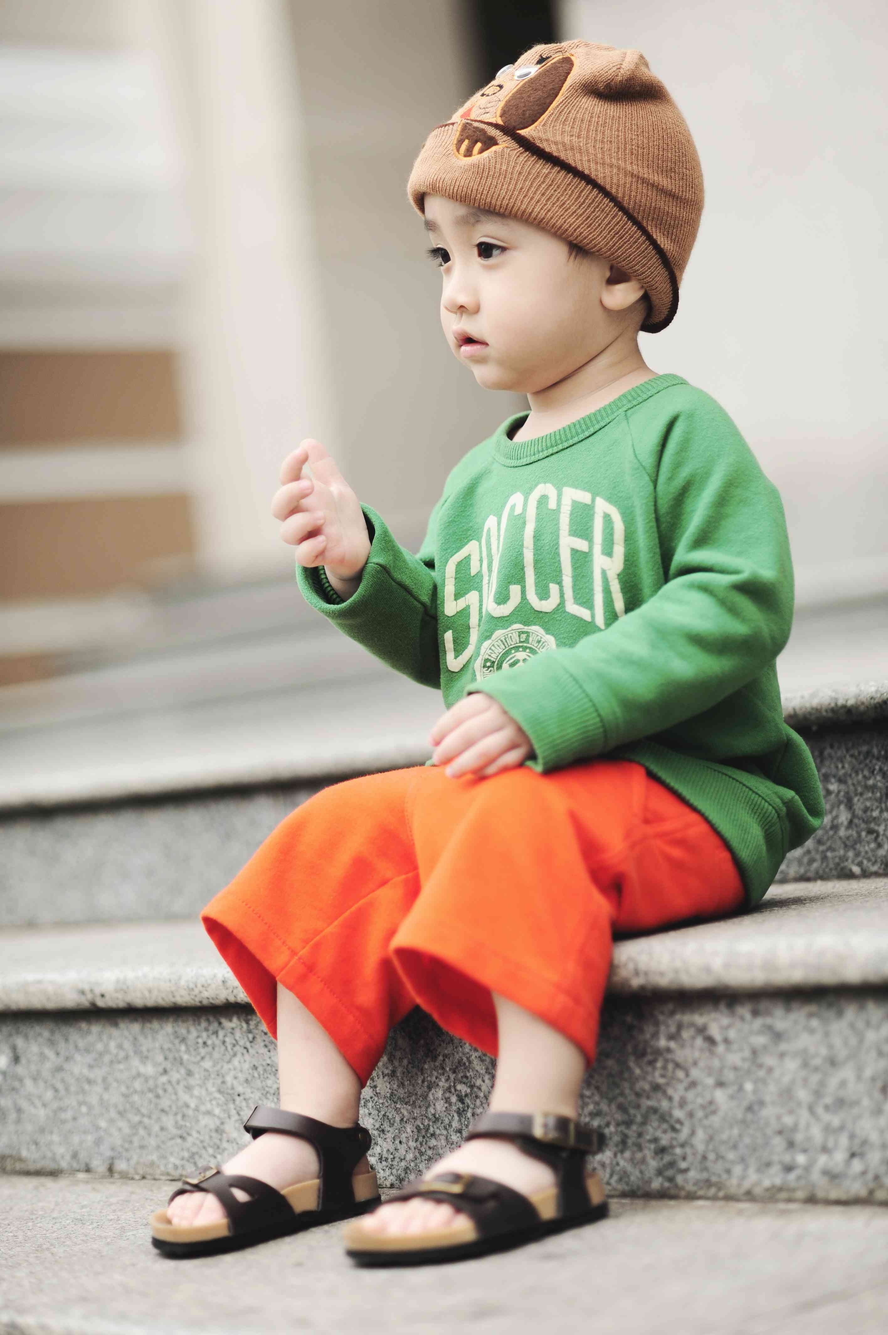 Andy đã được hơn 2 tuổi, cậu bé kháu khỉnh này sở hữu sự lanh lợi, thông minh và hoạt bát của cả bố và mẹ. Mặc dù chỉ mới hơn 2 tuổi nhưng Andy đã bộc lộ năng khiếu nghệ thuật thừa hưởng từ bố mẹ.