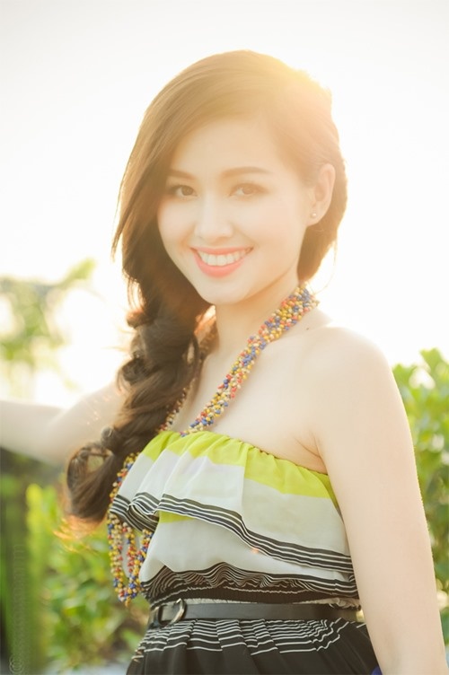 Vẻ đẹp trẻ trung khó cưỡng của hotgirl sinh năm 1989.