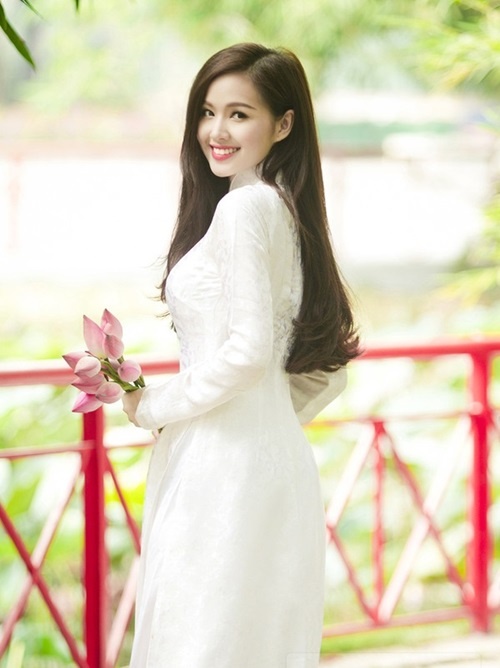 Nhan sắc của cô từng được so sánh với 