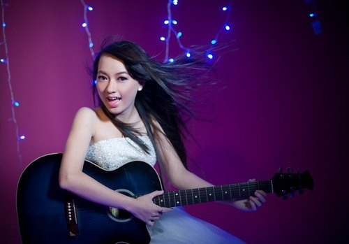 Be mo hoi mung xuan - Xuan Nghi hinh anh